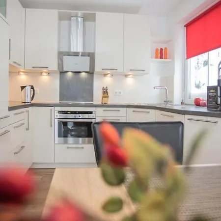 Sauerland Mit Traumhaftem Blick Ins Tal * Winterberg