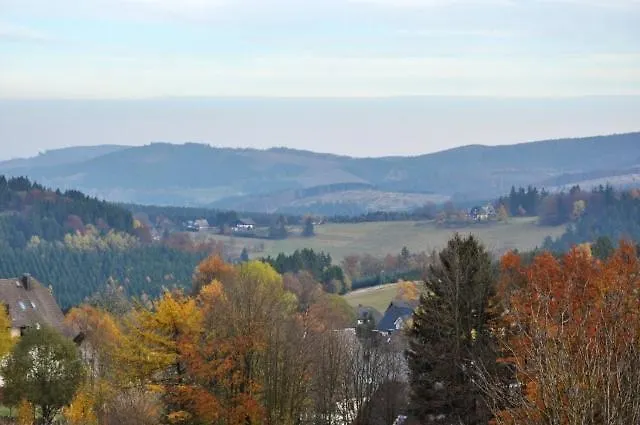 Sauerland Mit Traumhaftem Blick Ins Tal 아파트 *
